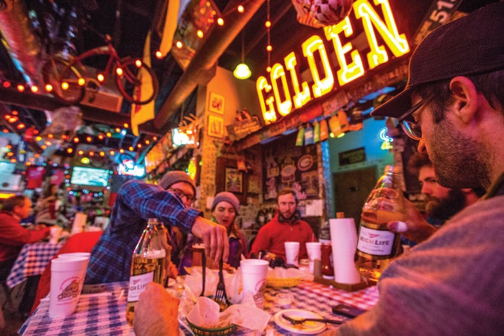 burr111814_741_gn-web 40s fried chicken Champy’s Chicken Chattanooga Tennessee