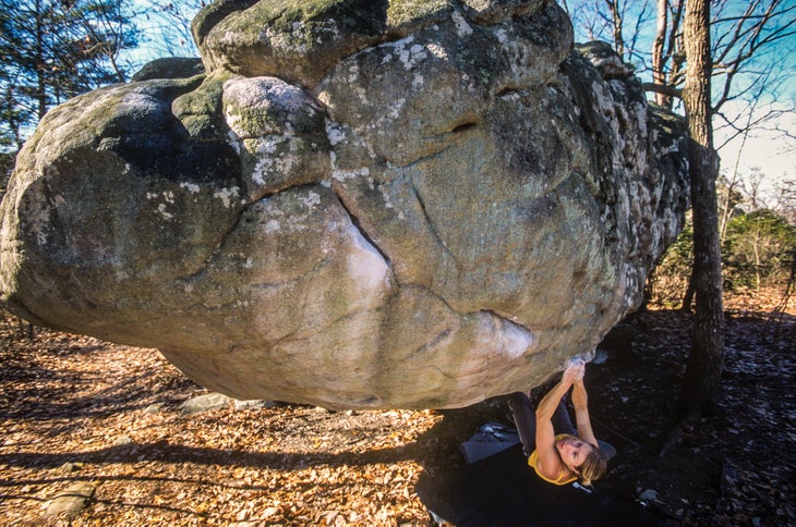akorn-LisaRands1204-0161-COMNFa1_gn-web Lisa Rands The Orb V8 Rocktown Georgia Bouldering Rock Climbing