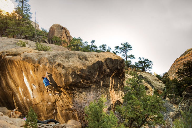 B_20121115_0023_gn-web Dan Brayack Wills Afire V6 Left Fork Joe’s Valley Utah Bouldering Rock Climbing