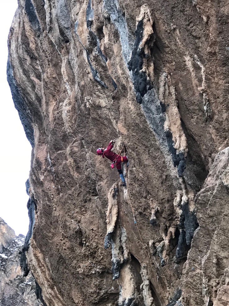 IMG_3924 Heather Weidner Pitumarca Peru kneebar rest tufa 5.13 rock climbing