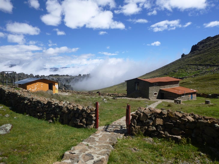 Hatun Machay (6) None