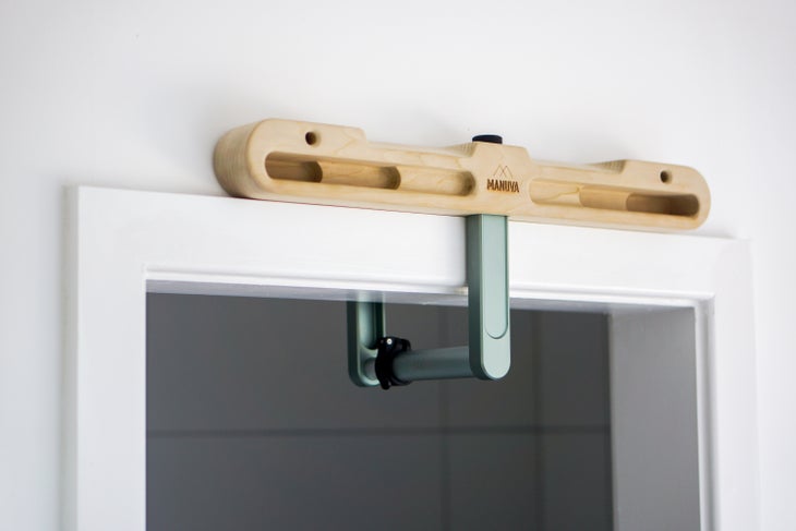 the-manuva-hangboard-installed None