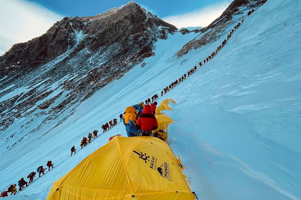 The Dishonorable Race to Fame on Everest Climbing