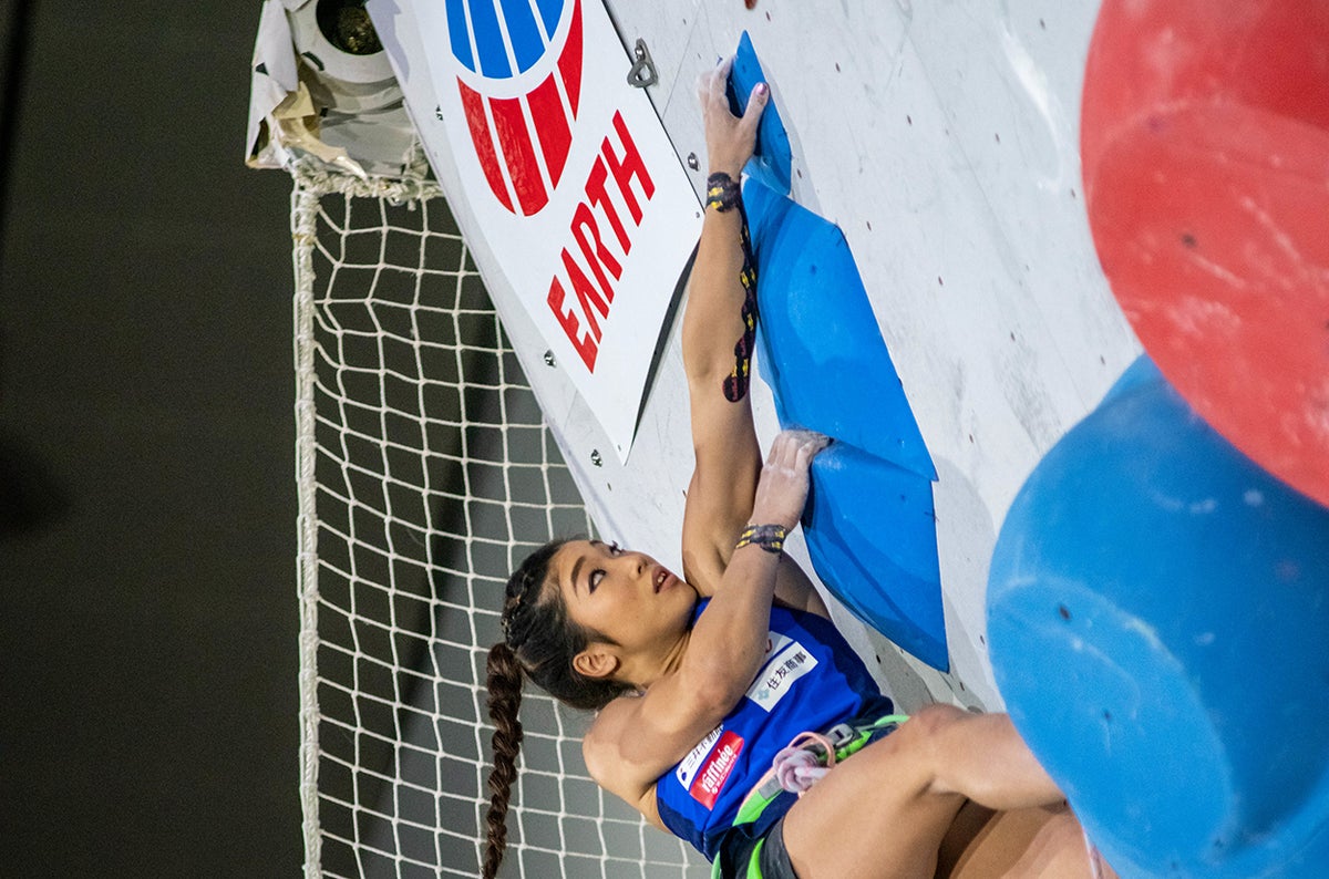 Develop LockOff Strength at Home and Get Those Out of Reach Holds