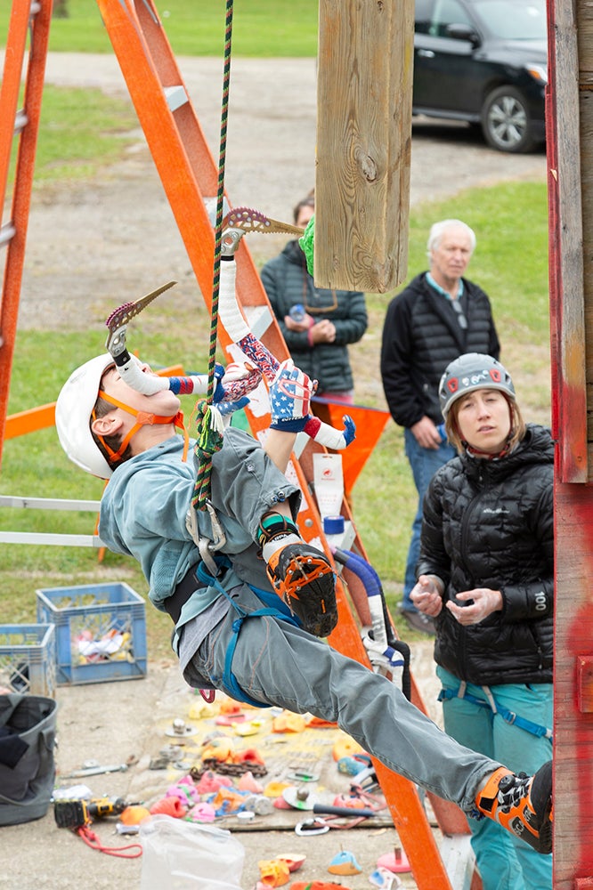 America's New Top Ice Climbers Are Just 10 and 12 Years Old Climbing