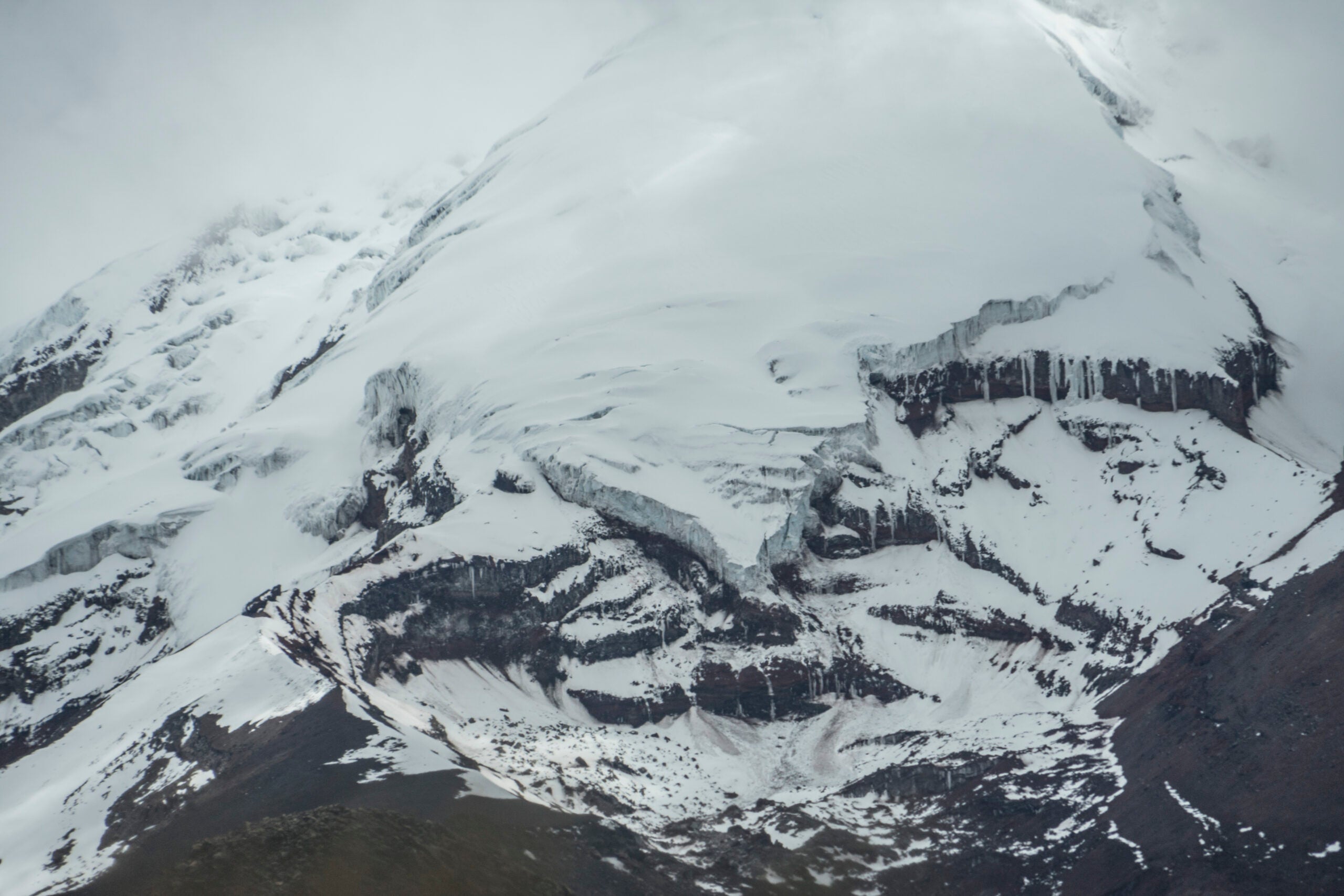 3 Killed, 12 Injured in Accidents on Ecuadorian Volcanoes- Climbing