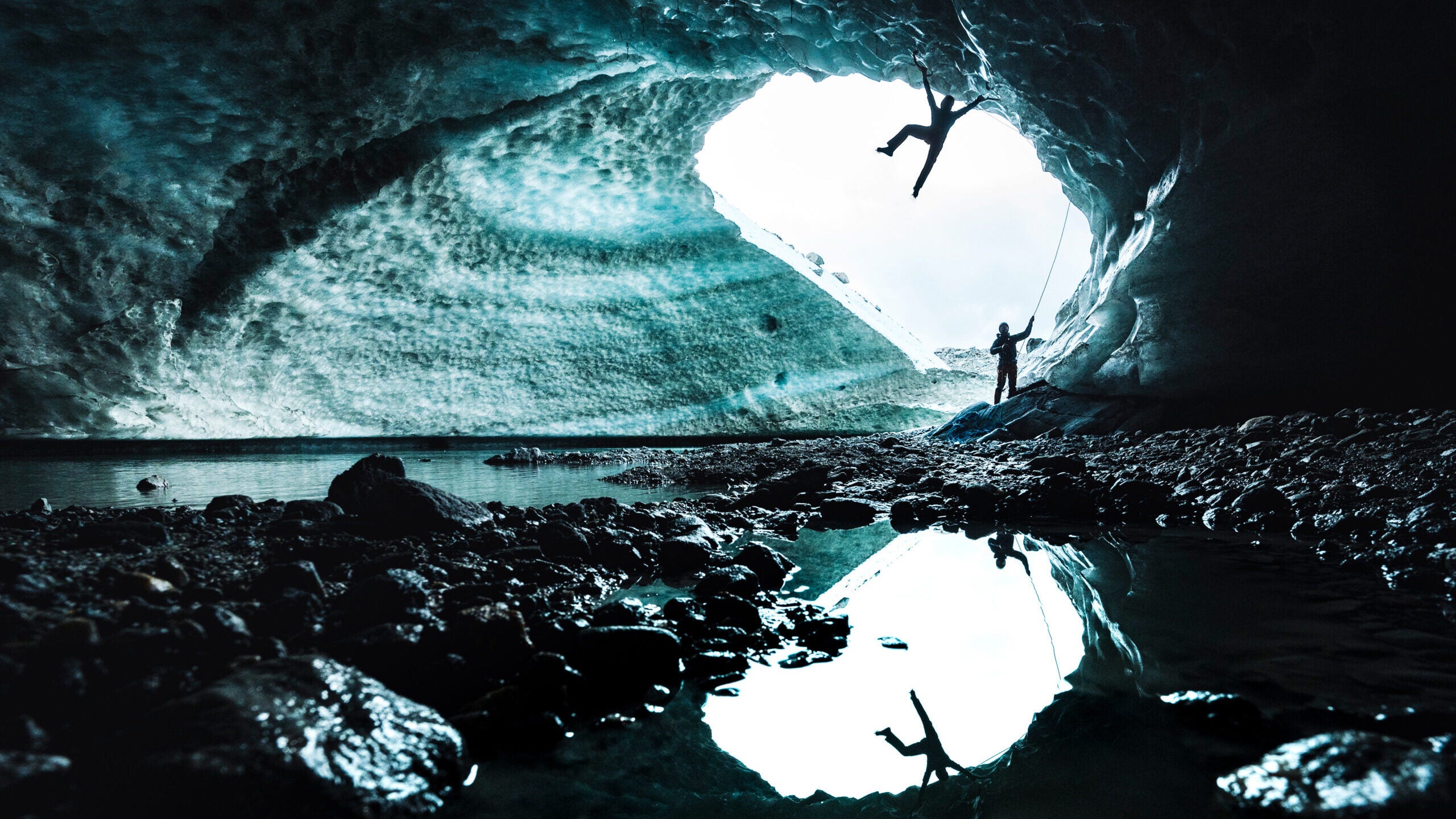 ice climber cuts loose