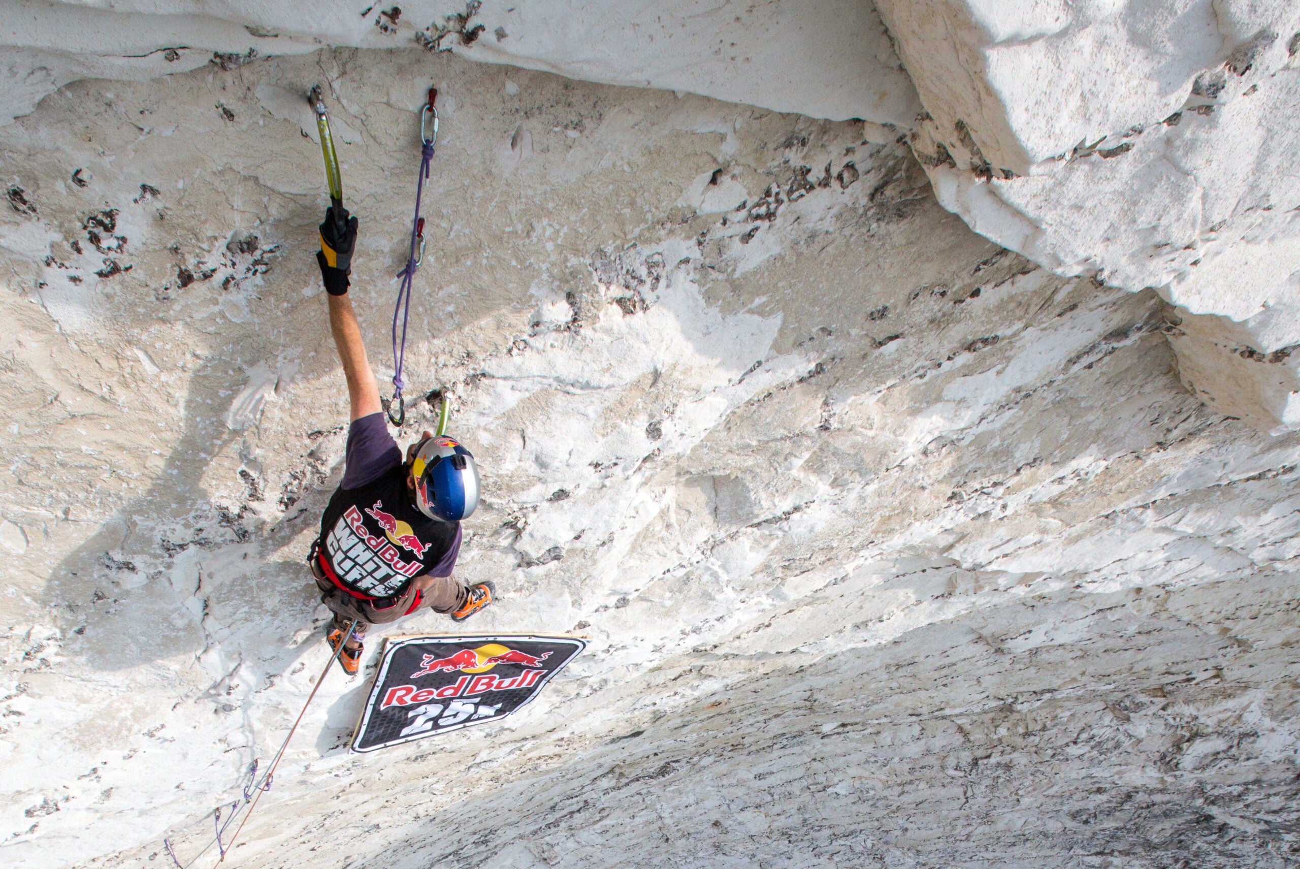 Will Gadd performs during the qualification of the Red Bull White Cliffs on the Isle Of Wight, UK on October 3, 2015