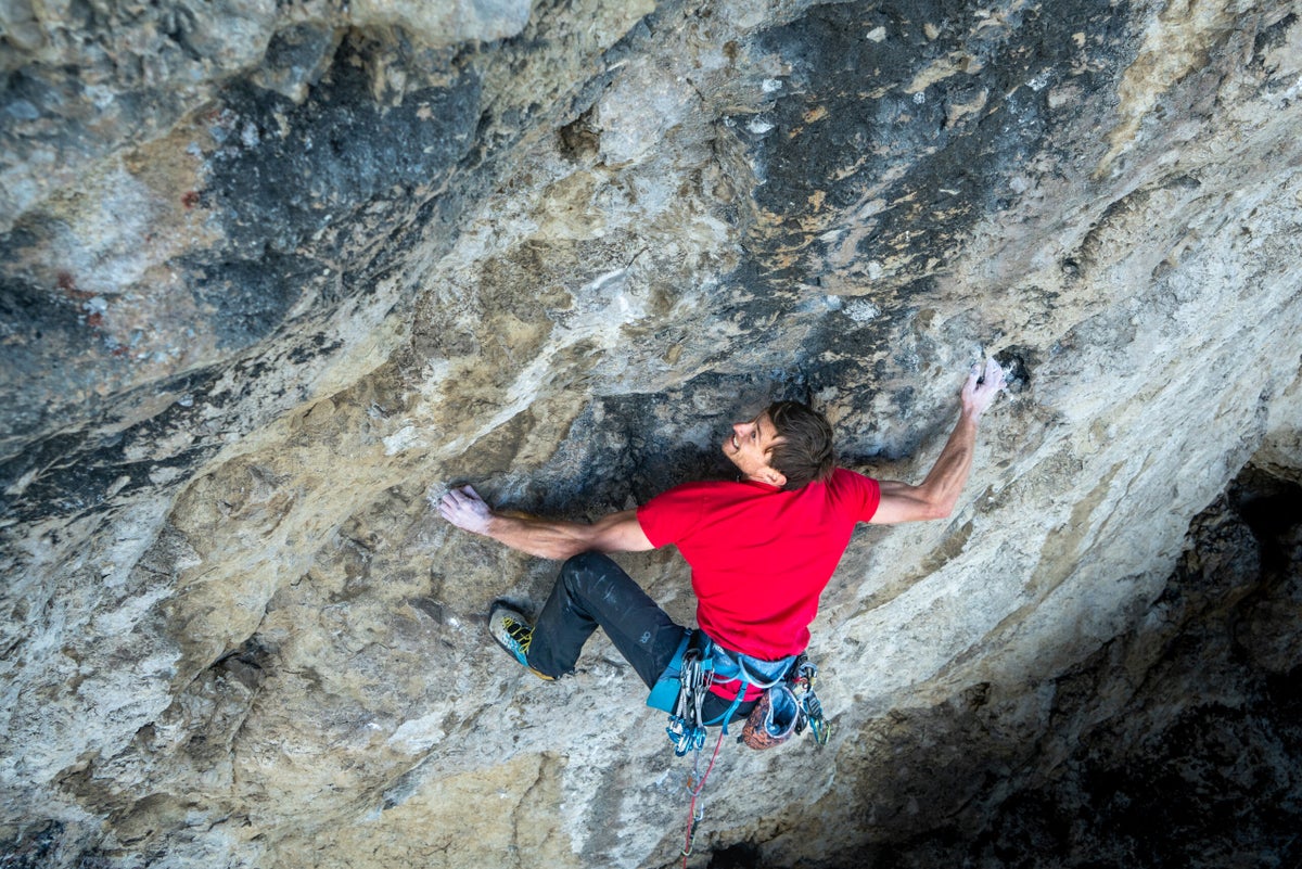 Resting on Route How to Minimize Pump While Sport Climbing Climbing